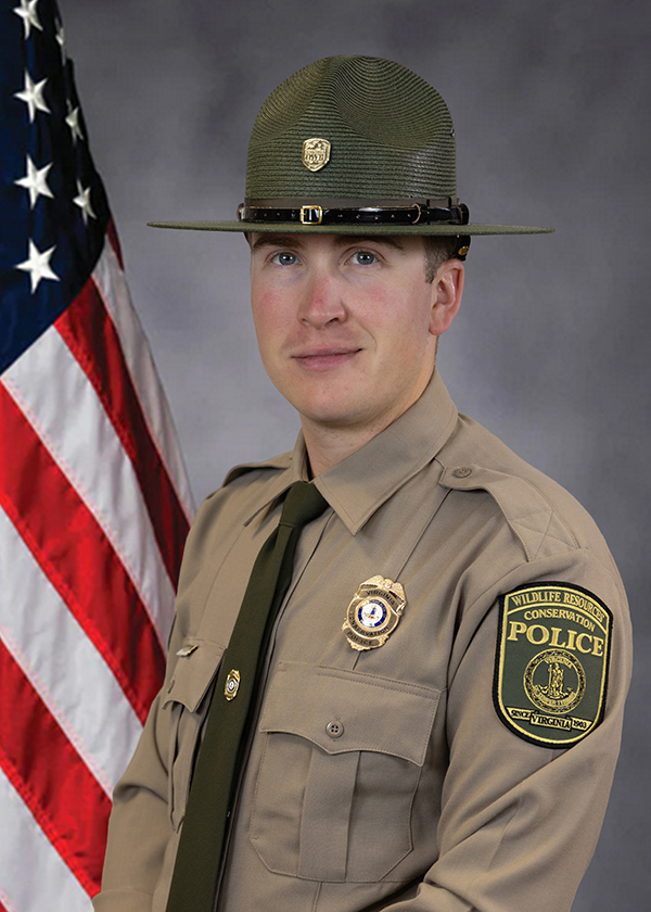 Opisyal na Davis Weddle