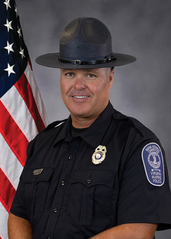 Opisyal Forrest Dameron