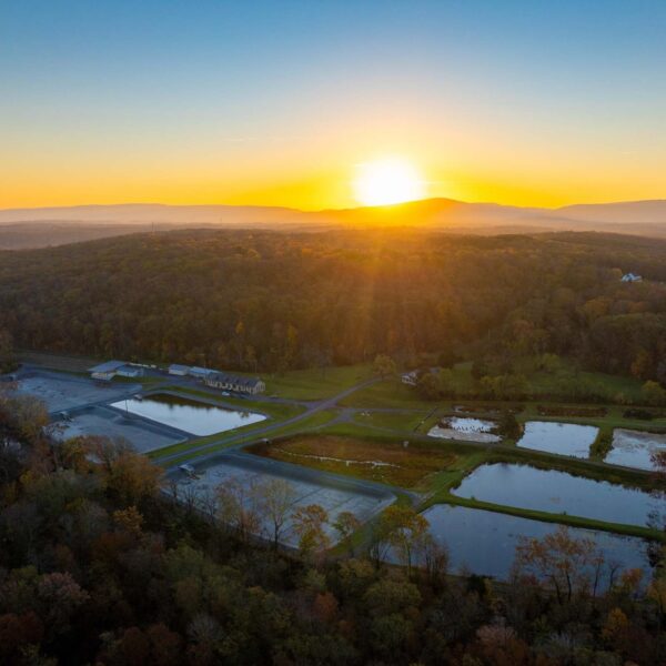 Isang aerial view ng Front Royal Hatchery