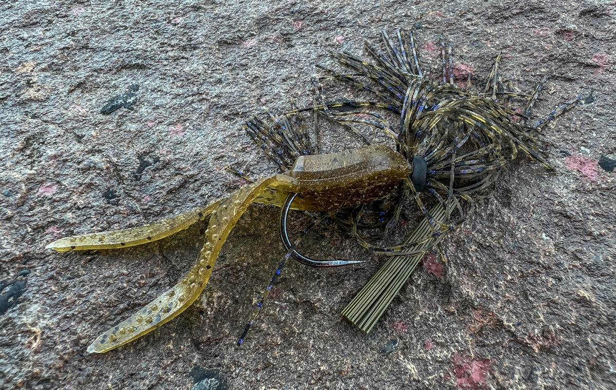 Isang larawan ng klasikong big bass bait na kilala bilang jib at baboy sa kawit