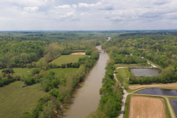 Aerial view ng Staunton (Roanoke) River sa tabi ng hatchery.
