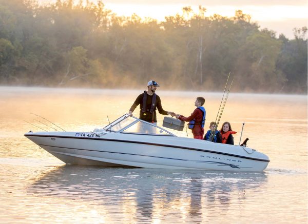 Isang imahe ng isang bangka