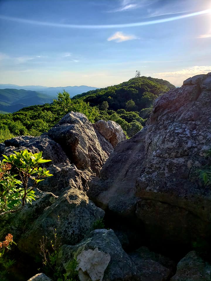 Isang larawan ng view mula sa tuktok ng bundok sa Big Survey WMA